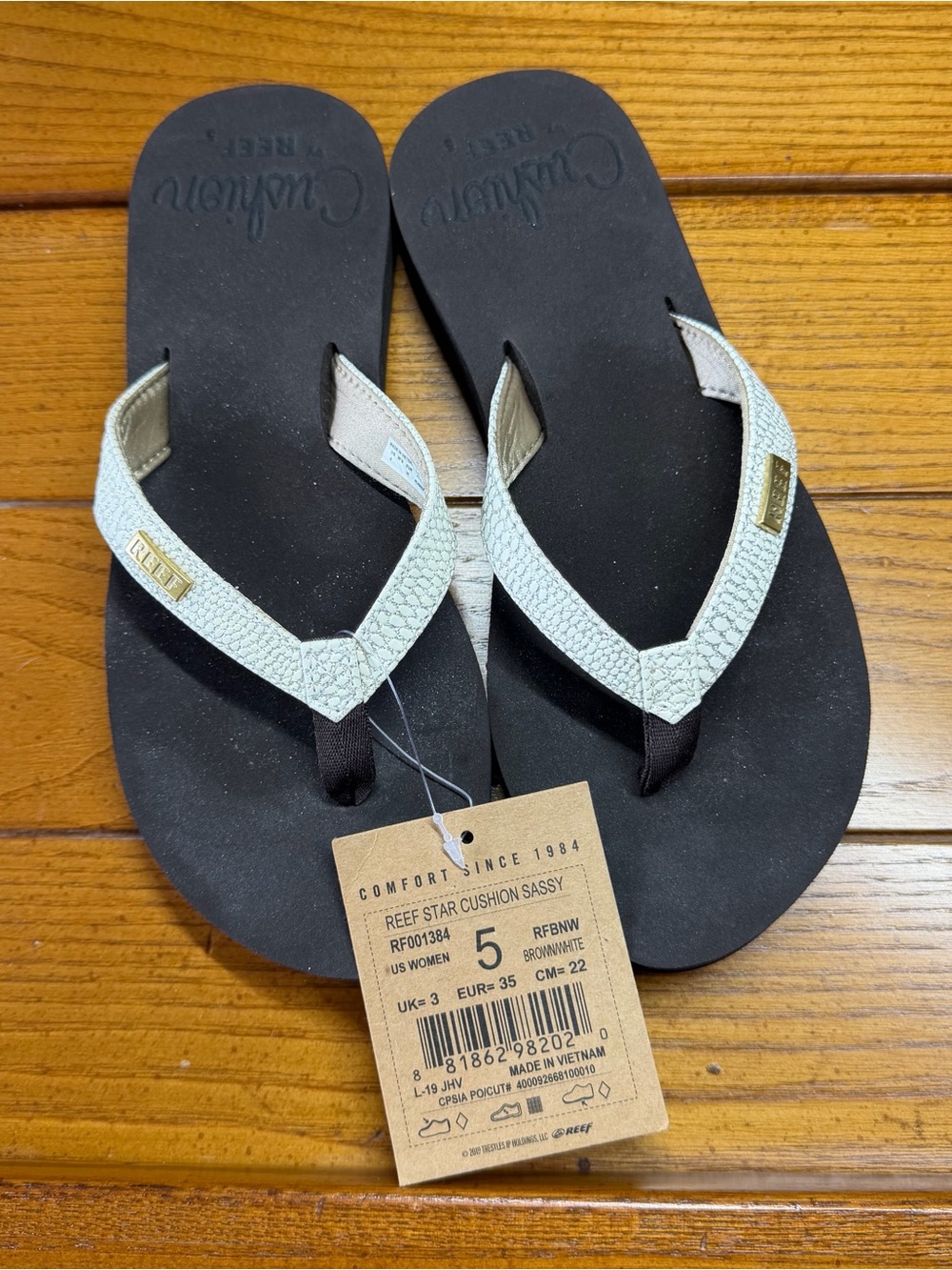 Reef Star Cushion Sassy Flip Flops — Women’s 5 — Brown/White — NWT